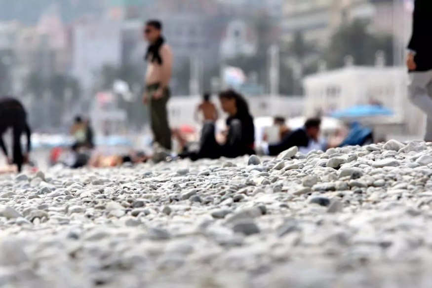 Les plages de galets en Méditerranée menacées par l'urbanisation et la surfréquentation