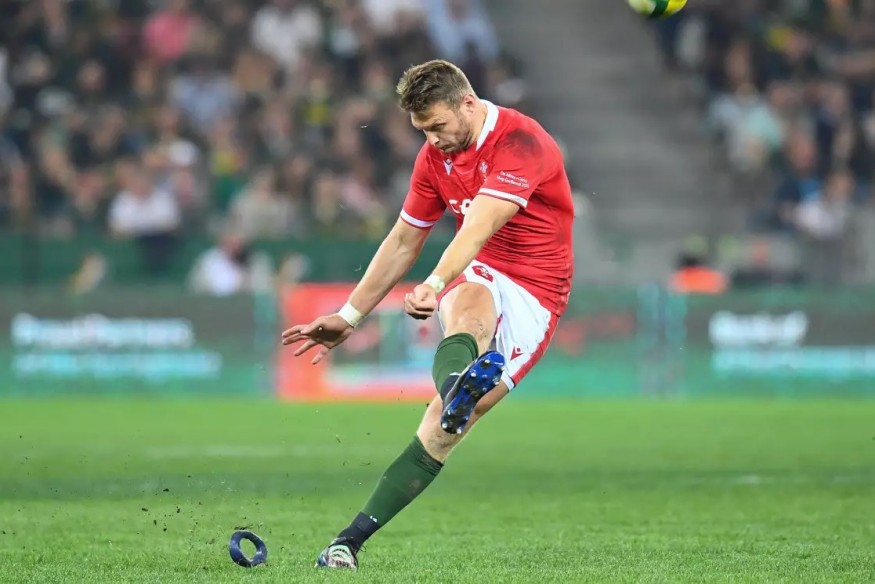 Un énorme coup: l'ouvreur gallois Dan Biggar rejoint le RCT